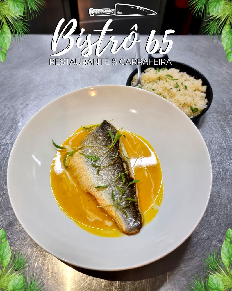 Filete de Peixe com Molho de Moqueca