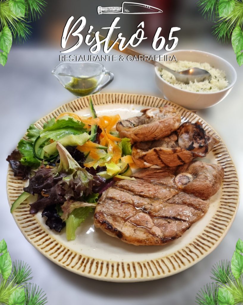Pá de Borrego Grelhada, com arroz de coentros, salada e molho de hortelã